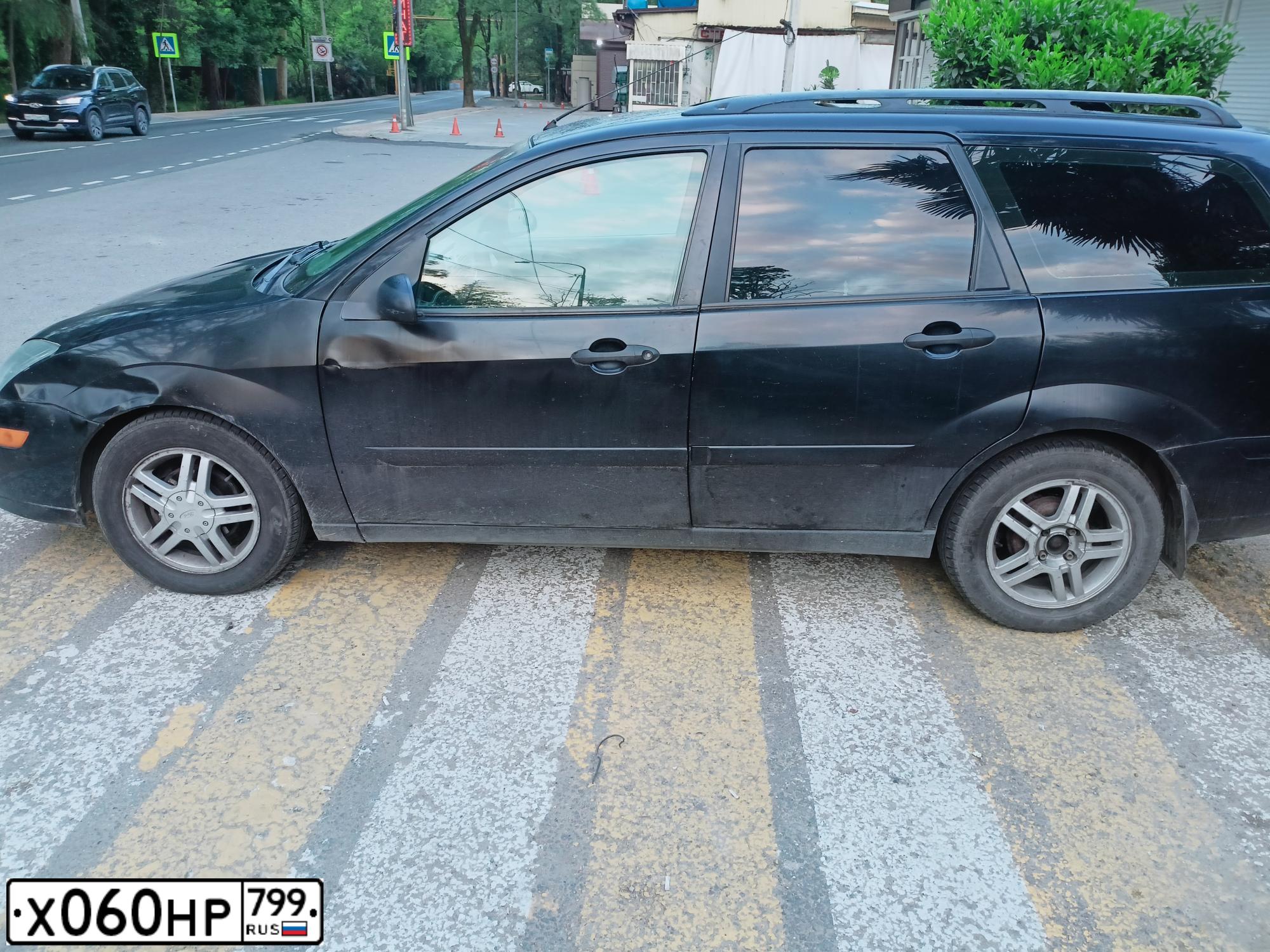 Фото автомобиля FORD FOCUS, 2001 — госномер Т760АВ790. Цвет: ЧЕРНЫЙ