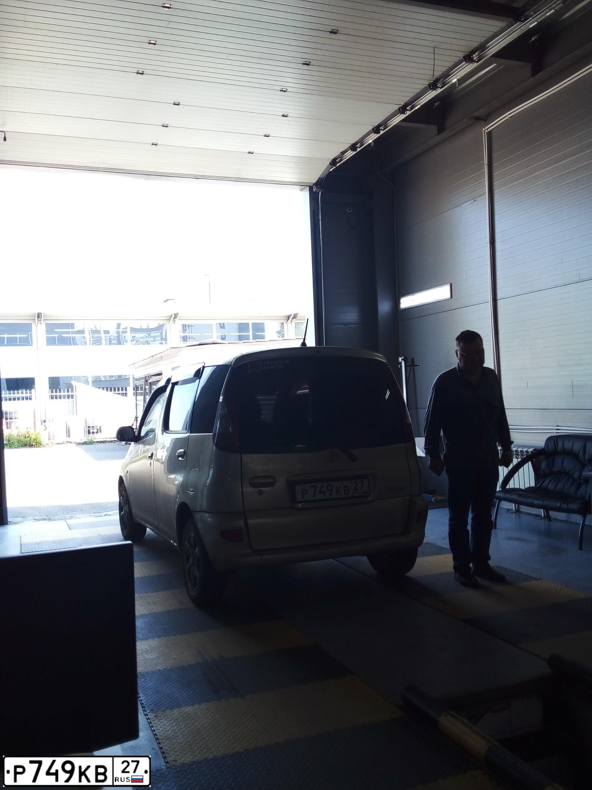 Фото автомобиля TOYOTA FUNCARGO, 2004 — госномер Н688ТТ124