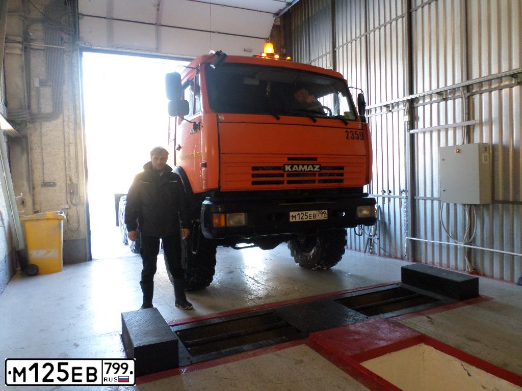 Фото автомобиля KAMAZ 44108 /6X6/, 2012 — госномер А777ВТ777. Цвет: ОРАНЖЕВЫЙ