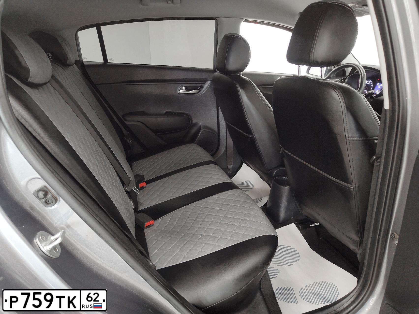 Фото автомобиля KIA RIO, 2020 — госномер Р759ТК62. Цвет: СЕРЫЙ