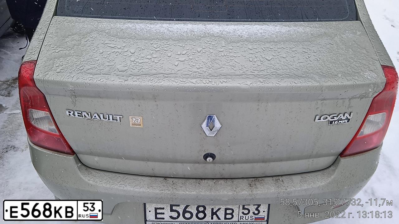 Фото автомобиля RENAULT LOGAN, 2012 — госномер Е568КВ53. Цвет: БЕЖЕВЫЙ