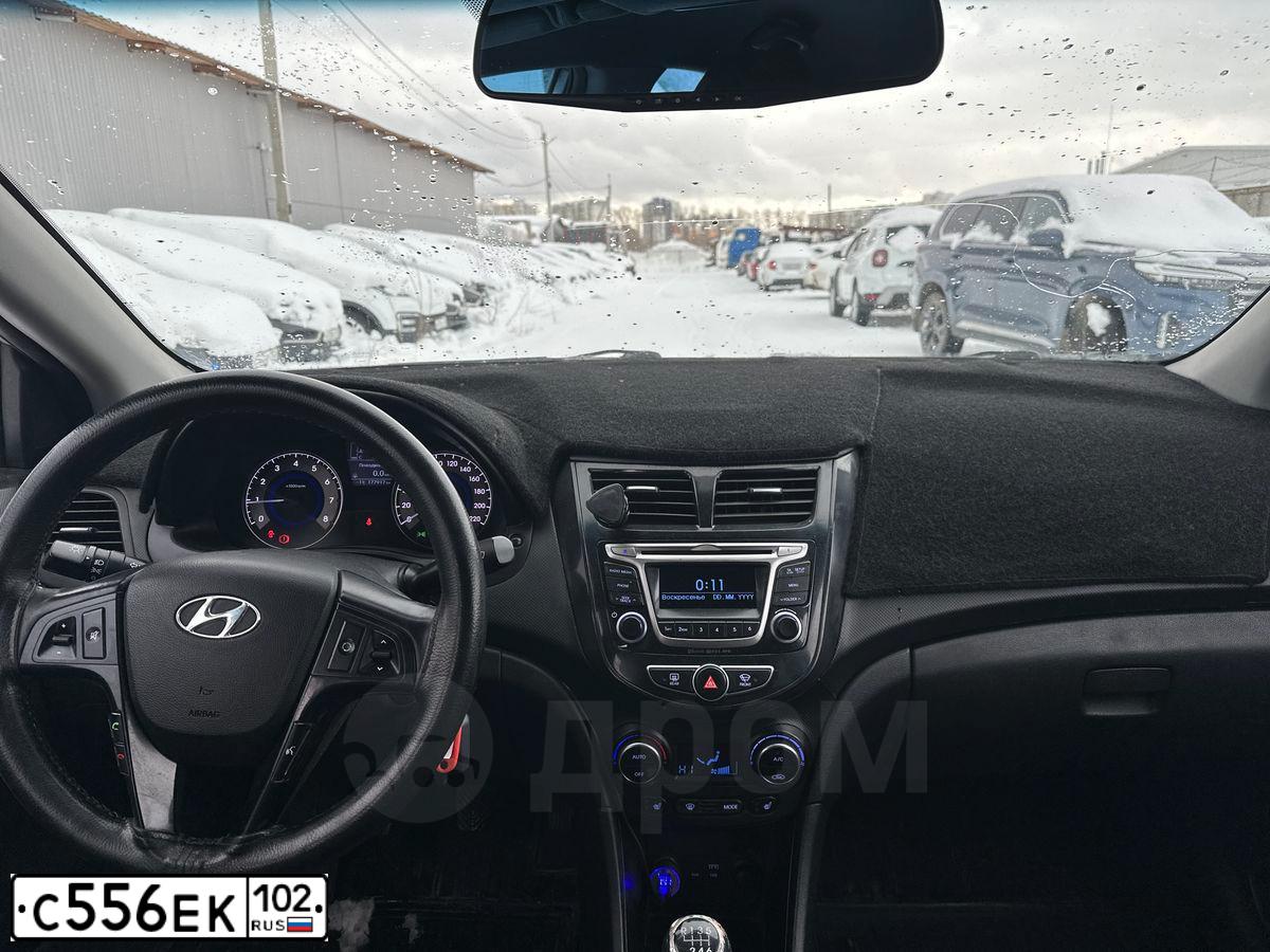 Фото автомобиля HYUNDAI SOLARIS, 2015 — госномер С556ЕК102. Цвет: СЕРЕБРИСТЫЙ