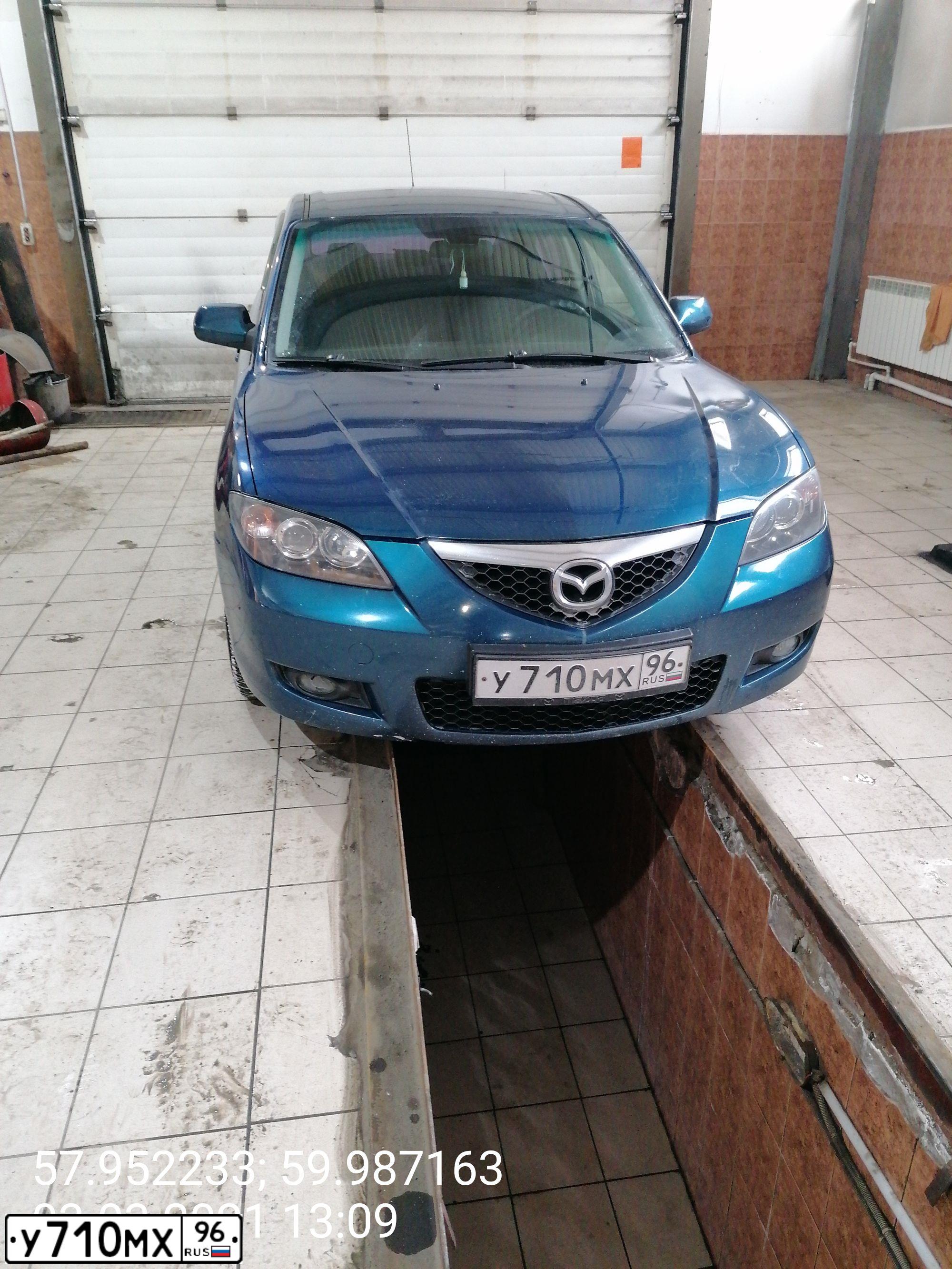 Фото автомобиля MAZDA 3, 2007 — госномер У710МХ96. Цвет: сине-зеленый