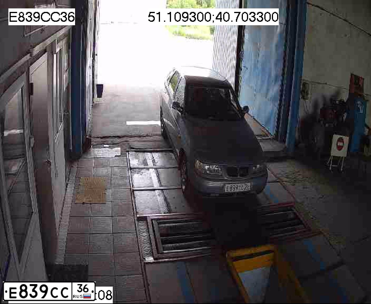 Фото автомобиля LADA 2112, 2003 — госномер Е839СС36. Цвет: ЗОЛОТИСТО-СЕРЫЙ