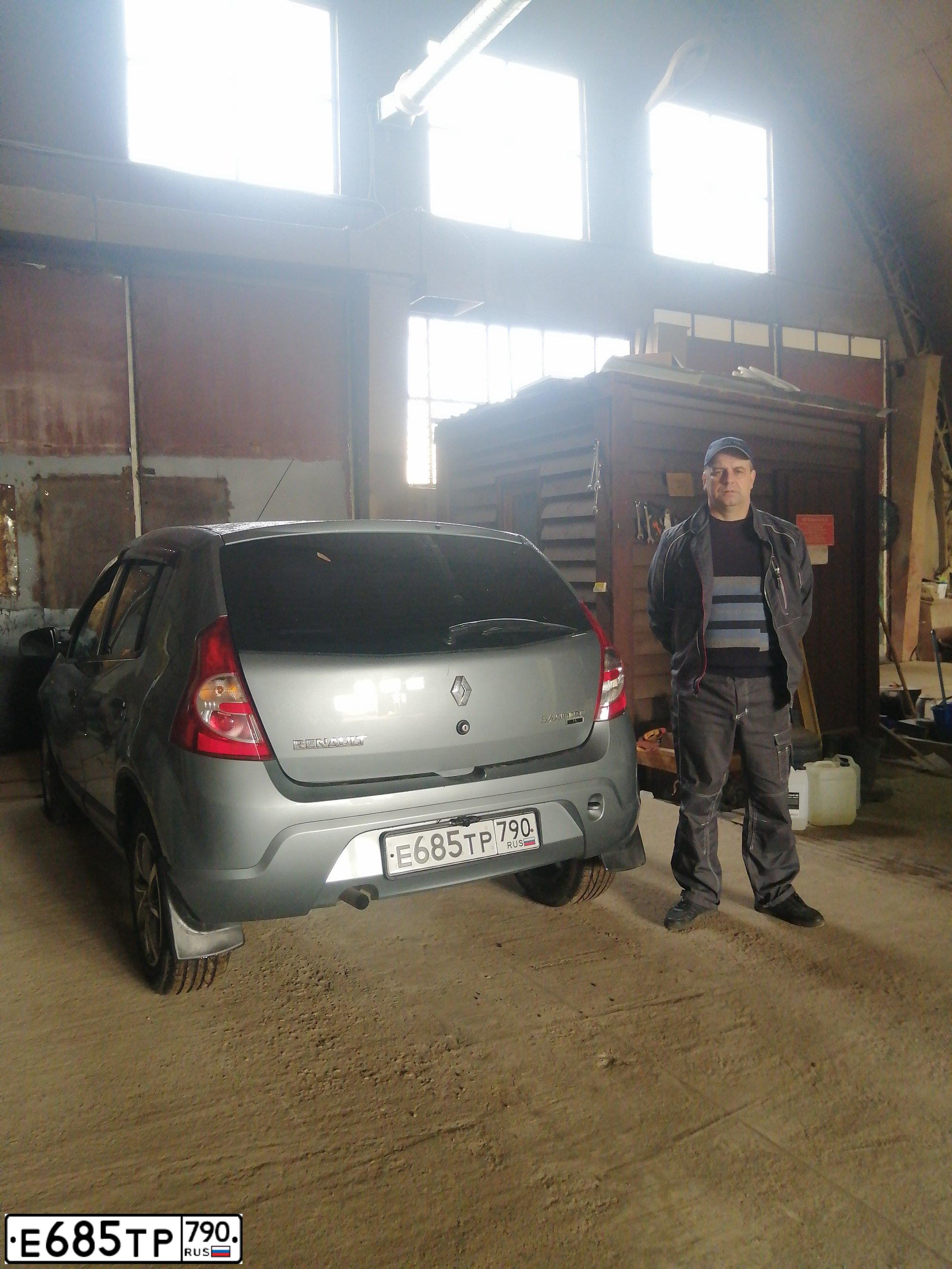 Фото автомобиля RENAULT SR, 2011 — госномер Н323УЕ69. Цвет: синий