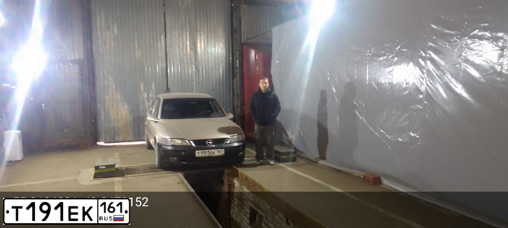 Фото автомобиля OPEL VECTRA, 1998 — госномер Т191ЕК161. Цвет: СЕРЕБРИСТЫЙ