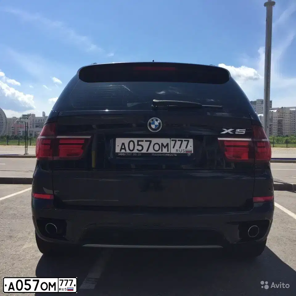 Фото автомобиля BMW X5, 2012 — госномер Н583МХ125. Цвет: ЧЕРНЫЙ