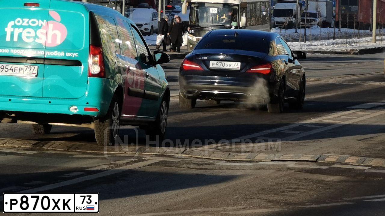 Фото автомобиля MERCEDES CLA-KLASSE, 2018 — госномер К334УВ763. Цвет: синий