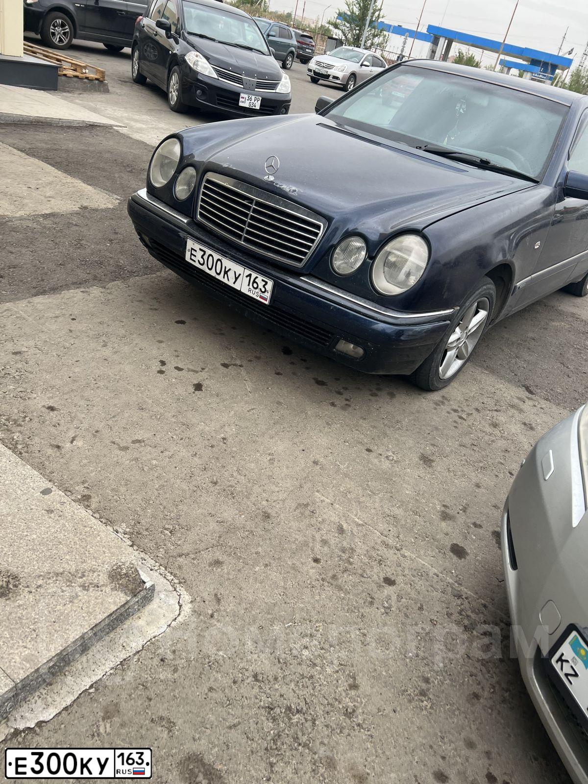 Фото автомобиля MERCEDES E-KLASSE, 1998 — госномер Е300КУ163. Цвет: ТЕМНО-СИНИЙ