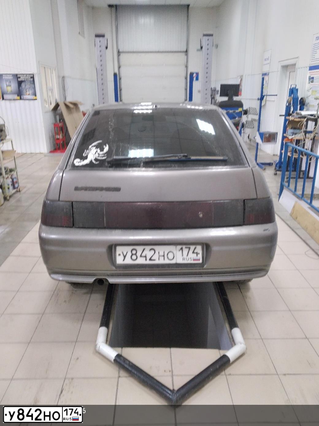 Фото автомобиля GAZ 3302 EL, 2004 — госномер У579МС66. Цвет: БЕЛЫЙ