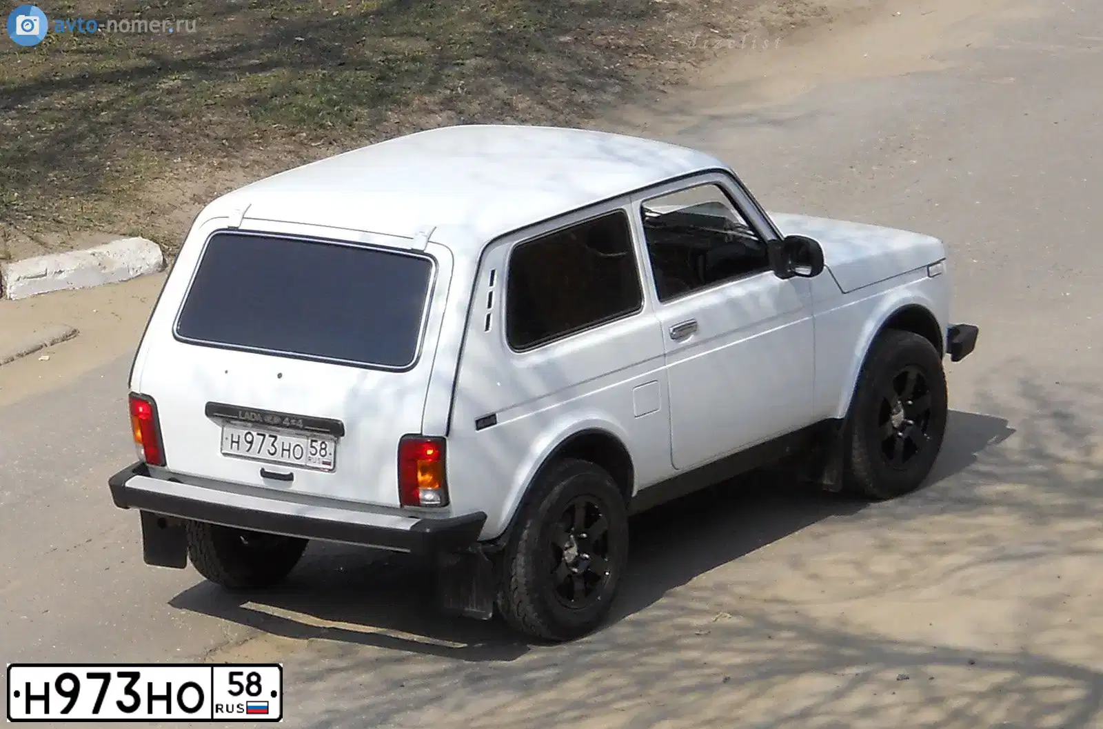 Фото автомобиля LADA 2121 NIVA, 2010 — госномер Н973НО58