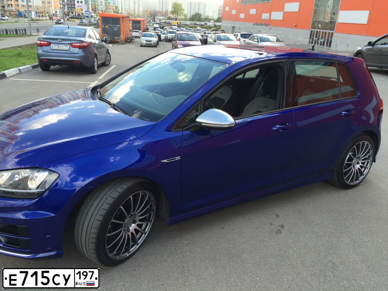 Фото автомобиля KIA RIO, 2012 — госномер Е715СУ197. Цвет: ГОЛУБОЙ