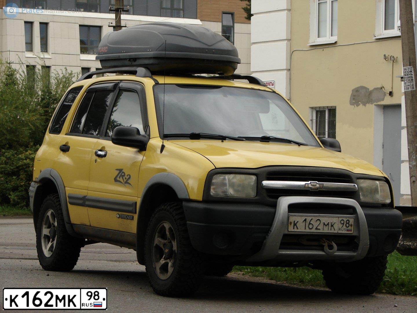 Фото автомобиля CHEVROLET UNSPECIFIED, 2002 — госномер К162МК98. Цвет: ЖЕЛТЫЙ