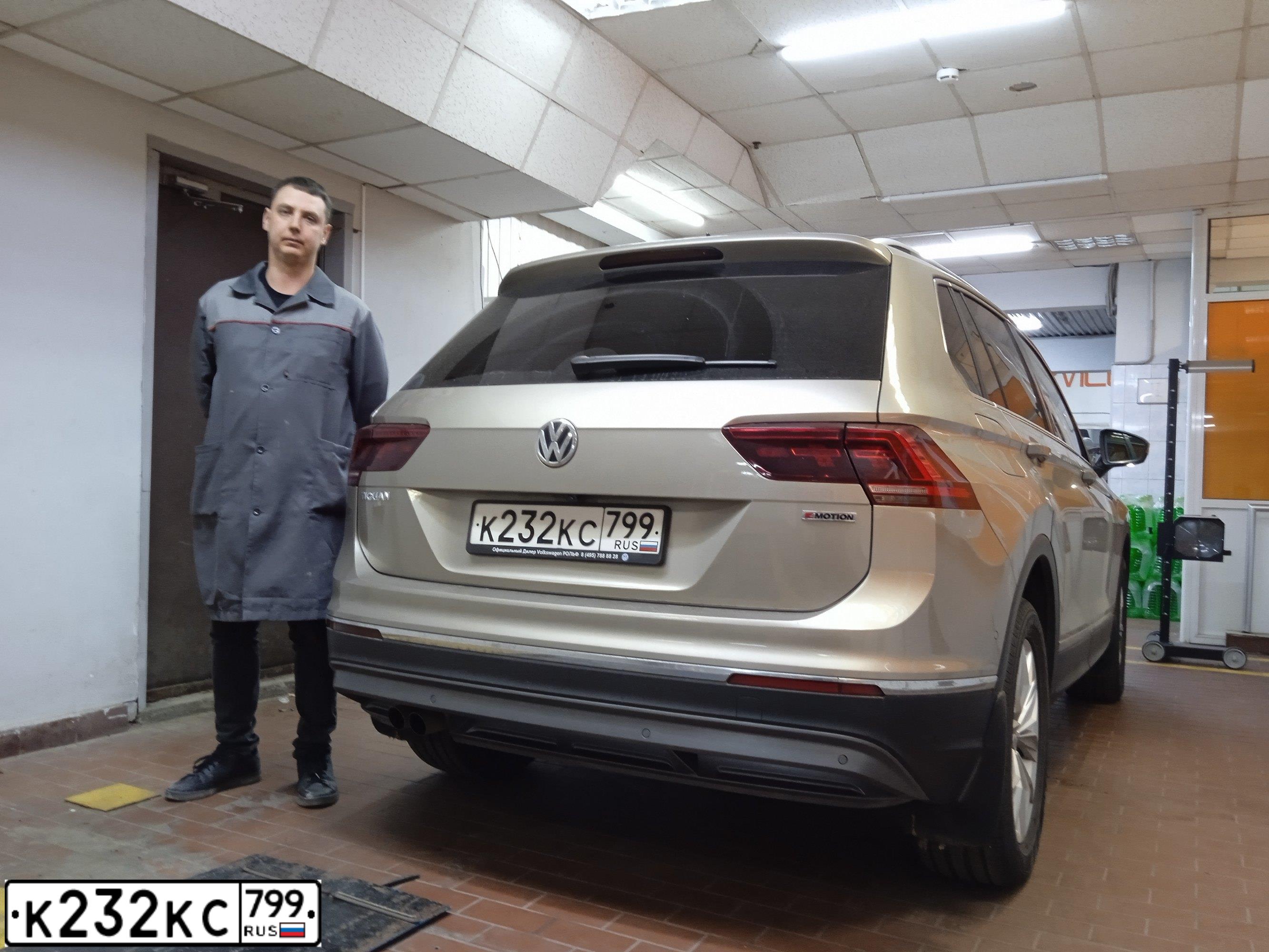 Фото автомобиля VOLKSWAGEN TIGUAN, 2018 — госномер К232КС799
