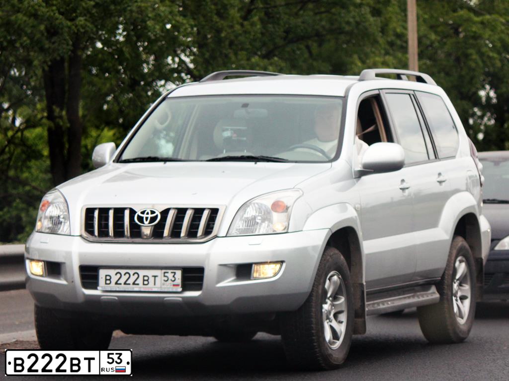 Фото автомобиля TOYOTA LANDCRUISER, 2008 — госномер К321СЕ53. Цвет: СЕРЕБРИСТЫЙ