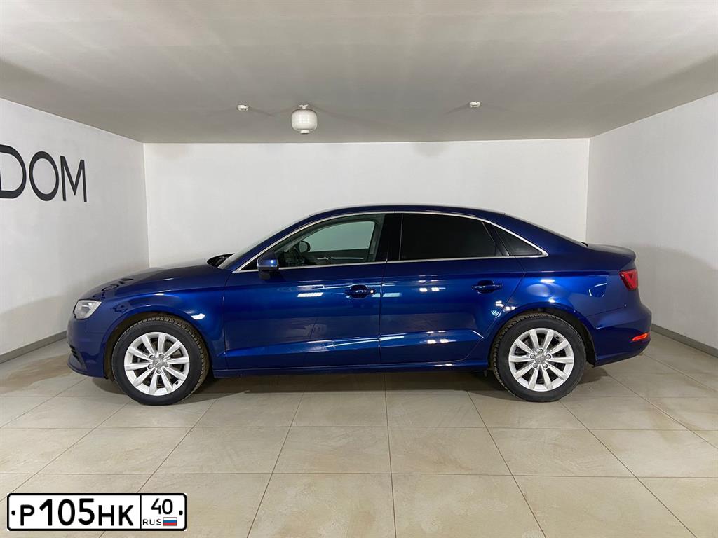 Фото автомобиля AUDI A3, 2016 — госномер Р105НК40. Цвет: синий