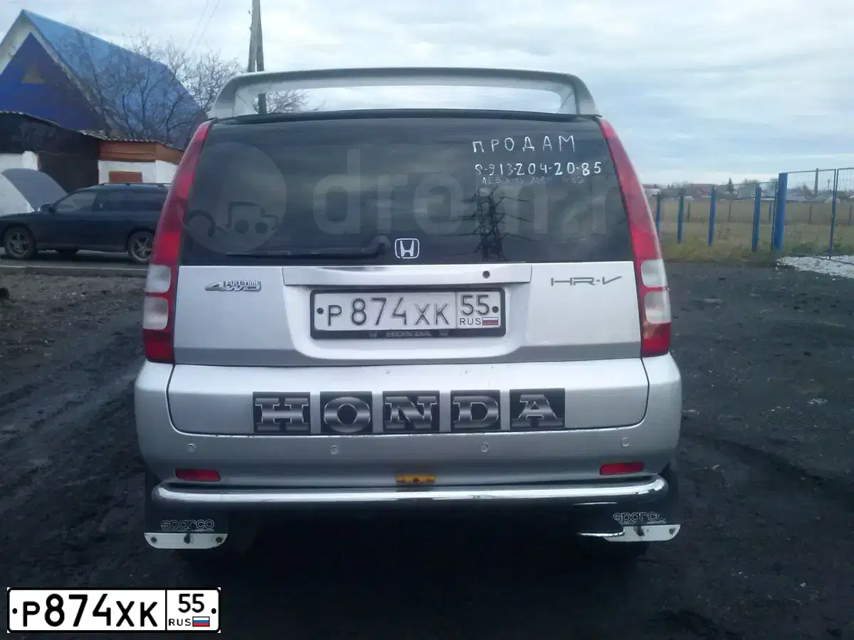 Фото автомобиля HONDA HR-V, 1999 — госномер М818ТА154. Цвет: СЕРЕБРИСТЫЙ