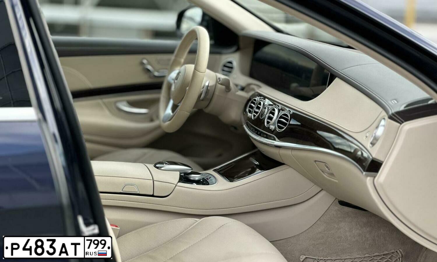 Фото автомобиля MERCEDES S-KLASSE, 2017 — госномер Р483АТ799. Цвет: синий
