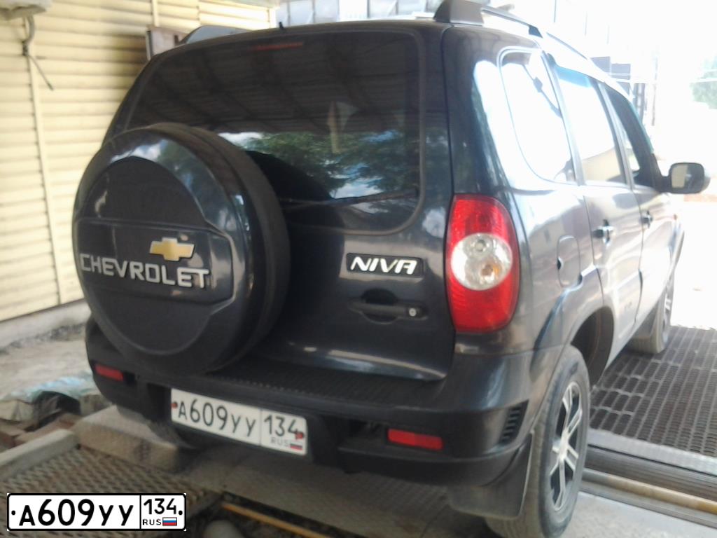 Фото автомобиля CHEVROLET T NIVA, 2009 — госномер А609УУ134. Цвет: ЧЕРНО-СИНИЙ МЕТАЛЛИК