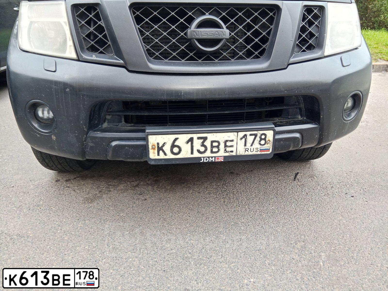Фото автомобиля NISSAN PATHFINDER, 2011 — госномер К613ВЕ178. Цвет: ЧЕРНЫЙ