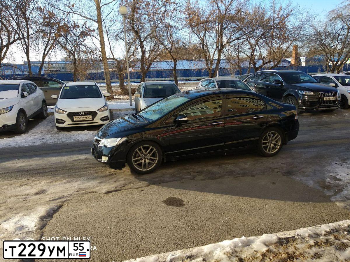 Фото автомобиля HYUNDAI SOLARIS, 2017 — госномер Т229УМ55. Цвет: БЕЛЫЙ