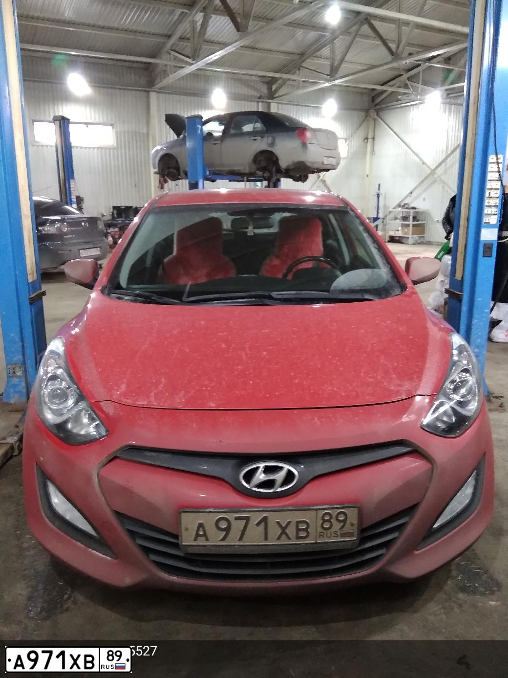 Фото автомобиля HYUNDAI I30, 2013 — госномер А971ХВ89. Цвет: КРАСНЫЙ