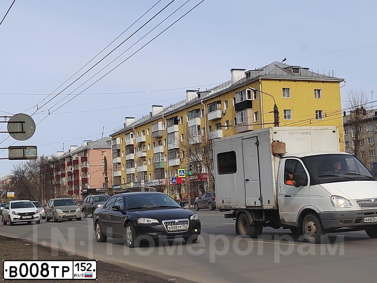 Фото автомобиля ГАЗVОLGАSIВЕR, 2010 — госномер В008ТР152. Цвет: ЧЕРНЫЙ