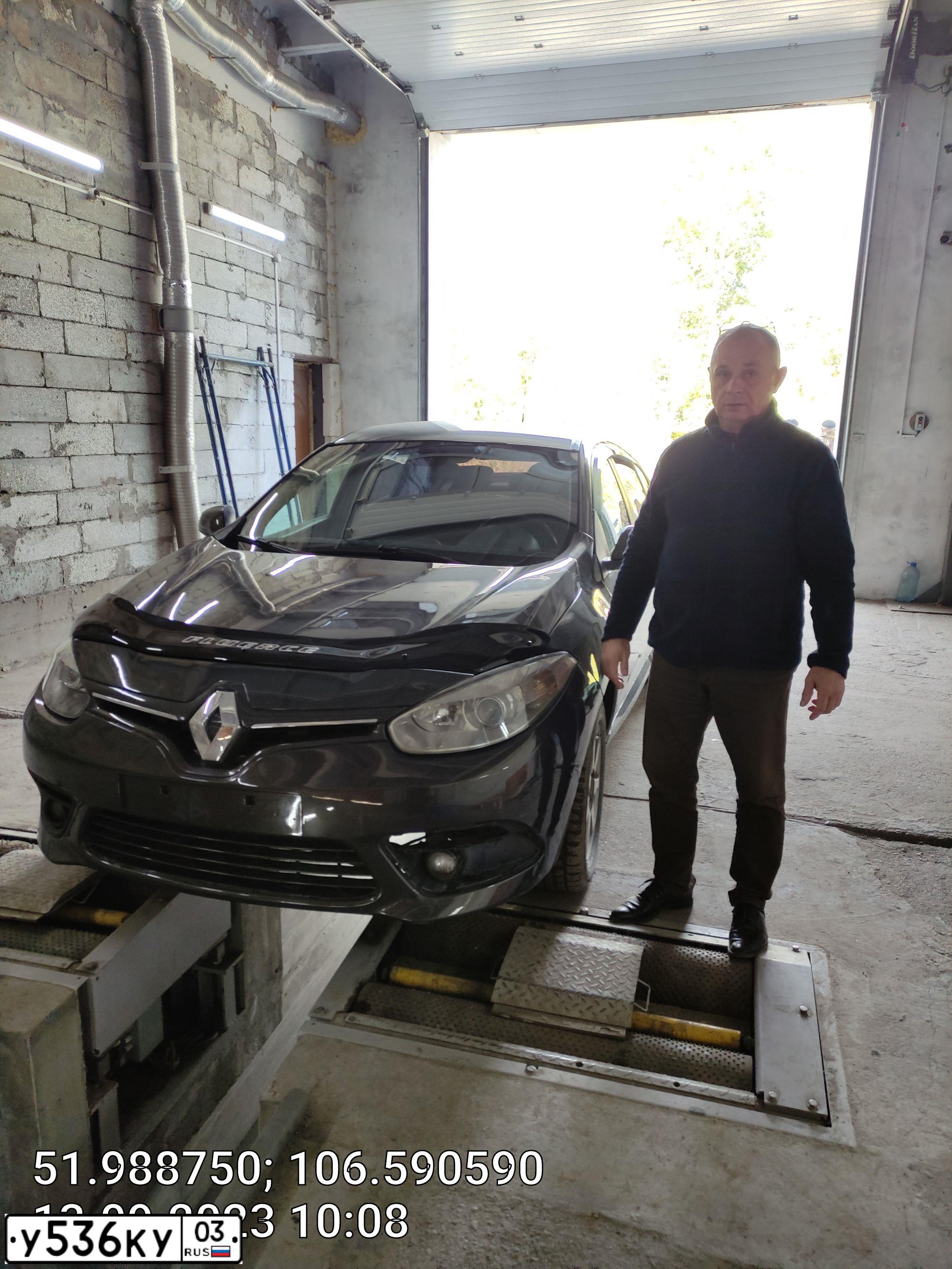 Фото автомобиля RENAULT FLUENCE, 2013 — госномер У536КУ03. Цвет: Коричневый