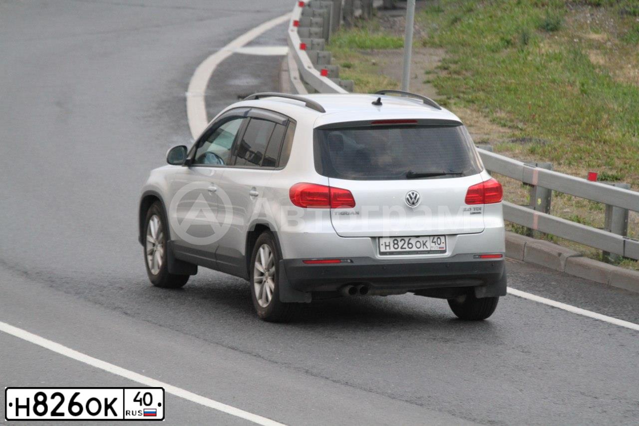 Фото автомобиля LADA 2172 PRIORA, 2013 — госномер Н829ОК40. Цвет: СИНЕ-ЧЕРНЫЙ