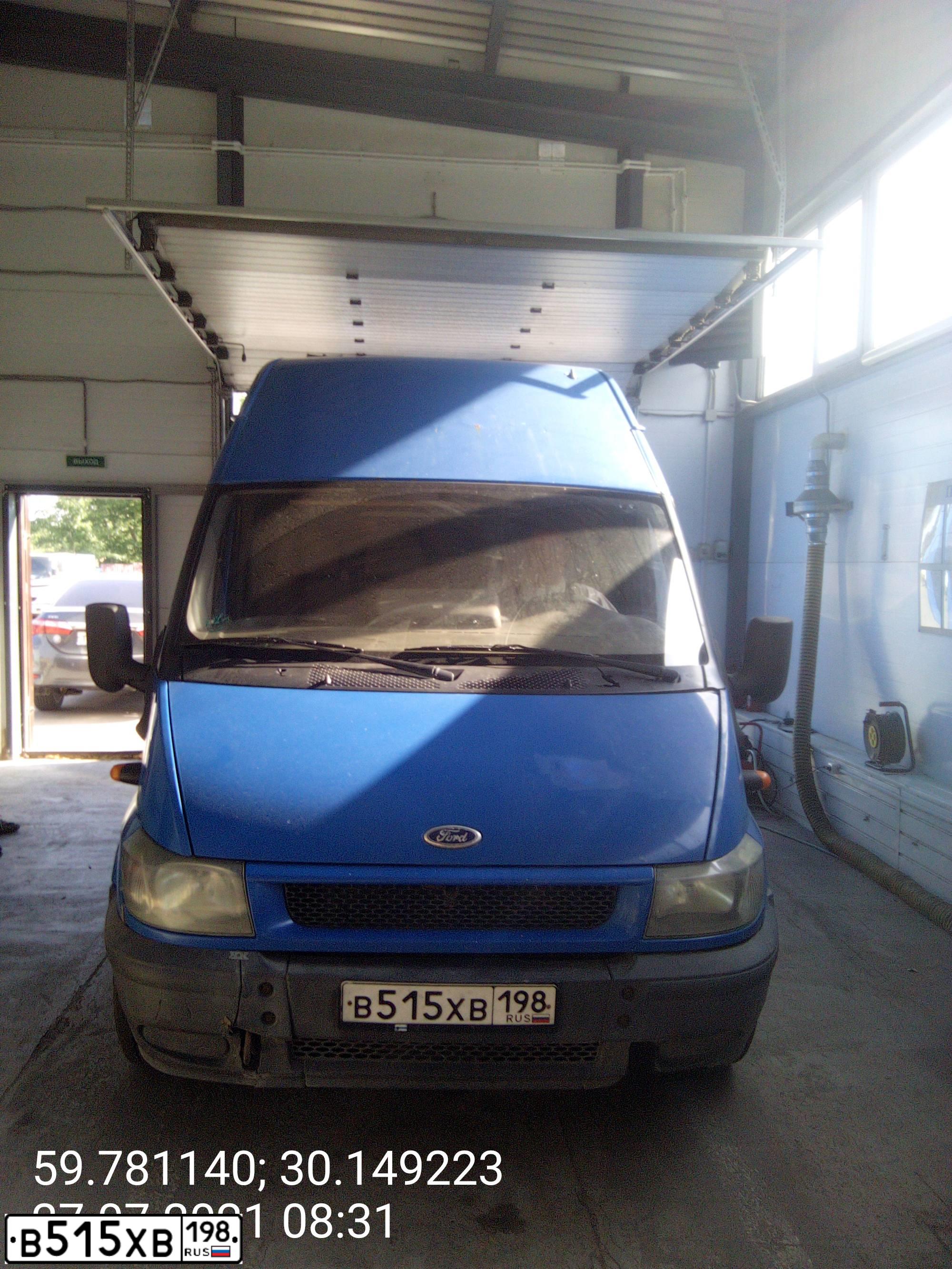 Фото автомобиля FORD TRANSIT, 2005 — госномер В515ХВ198. Цвет: синий