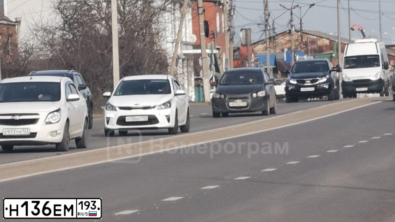 Фото автомобиля FORD FIESTA / ASPIRE, 2011 — госномер Н136ЕМ193. Цвет: ЧЕРНЫЙ