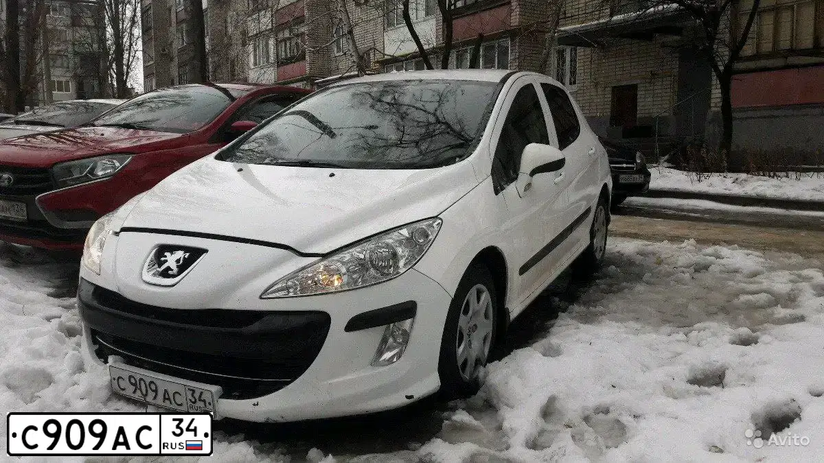 Фото автомобиля PEUGEOT 308, 2010 — госномер К629ВУ323. Цвет: Белый