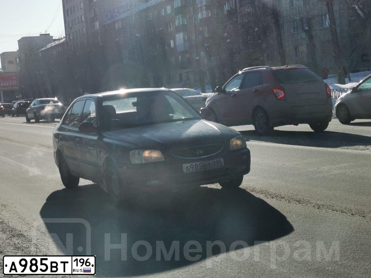 Фото автомобиля TAGAZ ACCENT, 2007 — госномер А985ВТ196. Цвет: Красный