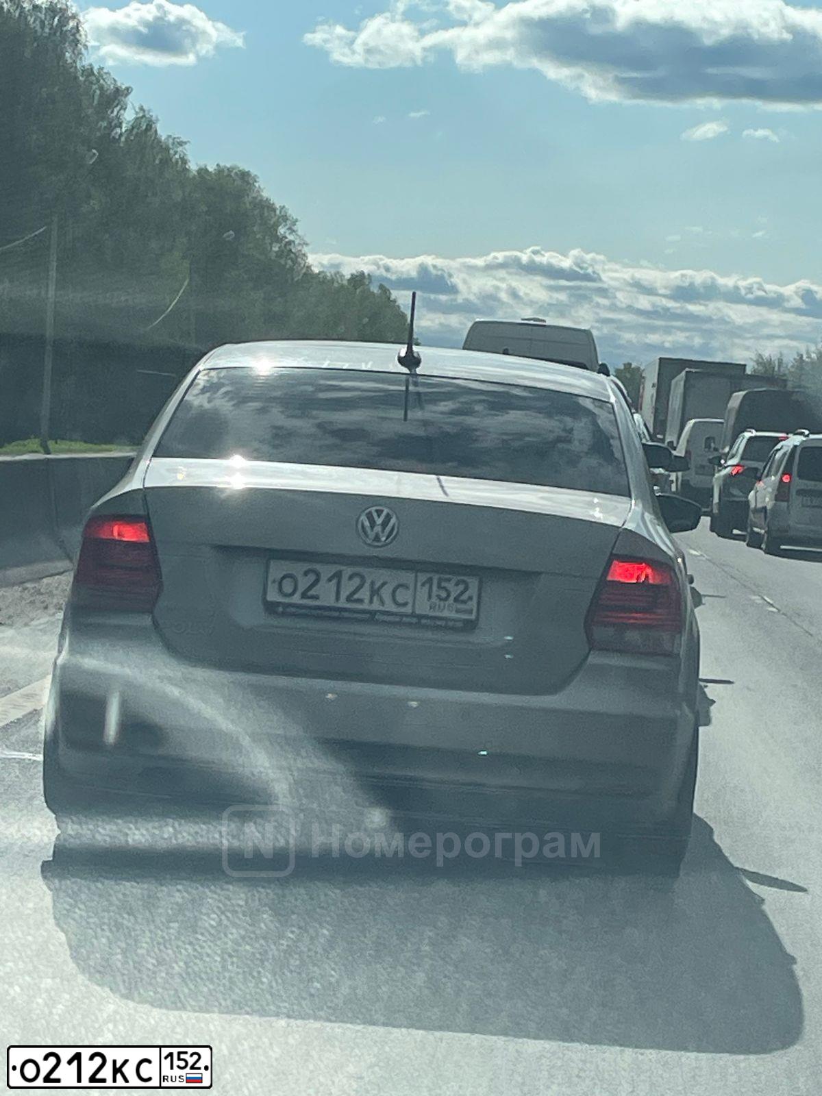 Фото автомобиля VOLKSWAGEN POLO, 2016 — госномер Р807ОК152. Цвет: СЕРЫЙ