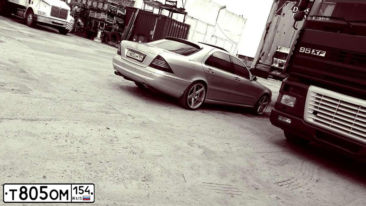 Фото автомобиля MERCEDES S-KLASSE, 2000 — госномер У183ВВ186. Цвет: Серебристый