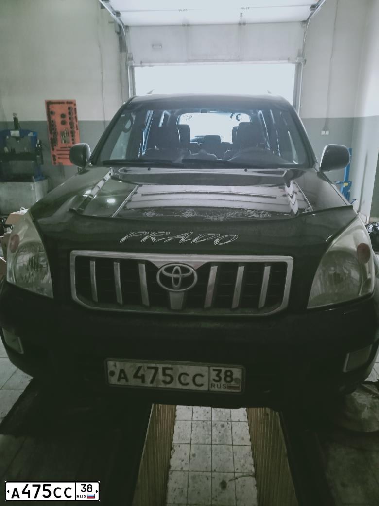 Фото автомобиля TOYOTA LANDCRUISER, 2005 — госномер А475СС38. Цвет: ЧЕРНЫЙ