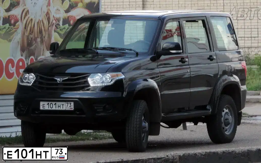 Фото автомобиля UAZ 3163 PATRIOT, 2015 — госномер Е101НТ73. Цвет: АВАНТЮРИН МЕТАЛЛИК