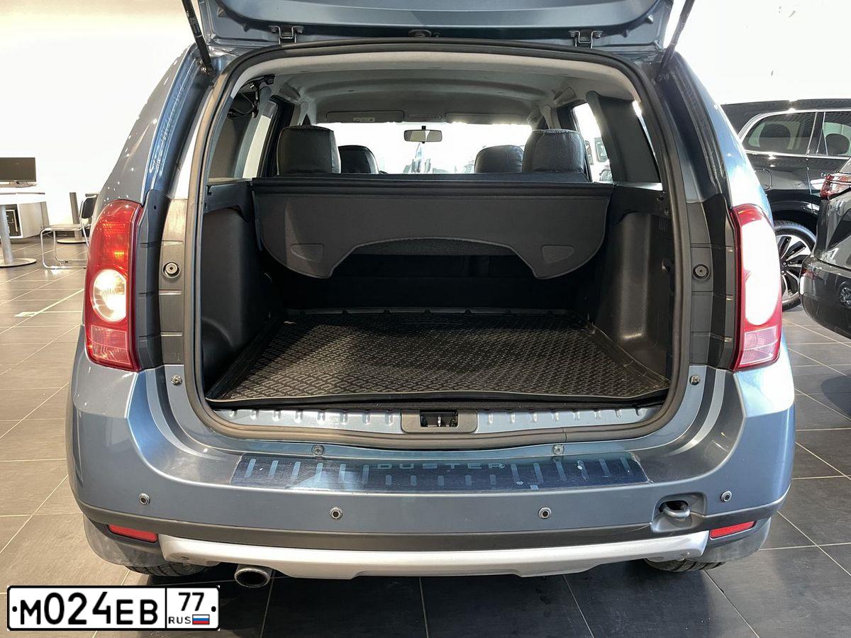 Фото автомобиля RENAULT DUSTER, 2012 — госномер М024ЕВ77. Цвет: СИНИЙ