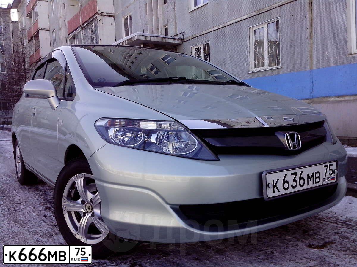 Фото автомобиля TOYOTA LANDCRUISER 200, 2011 — госномер К666МВ75. Цвет: БЕЖЕВЫЙ