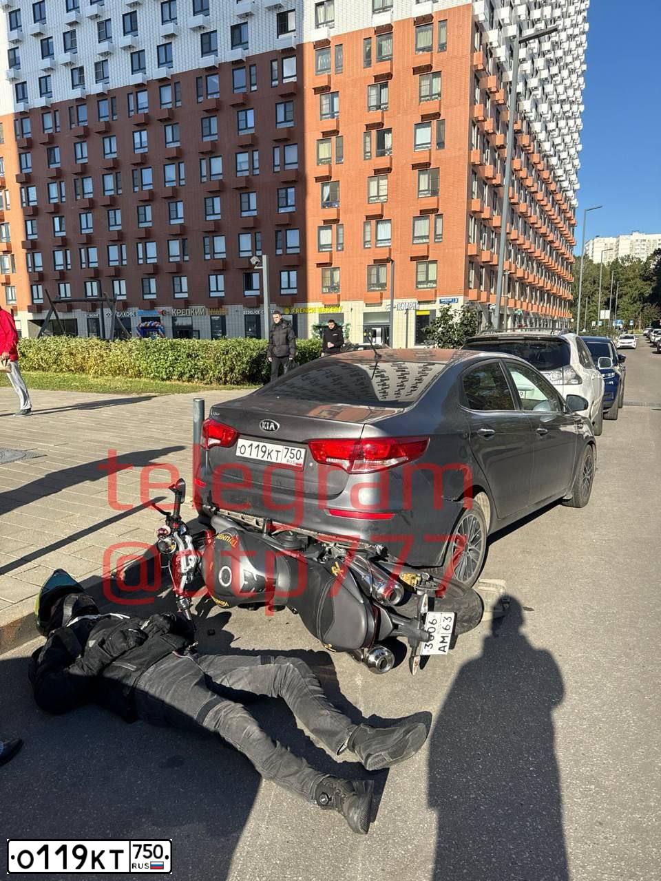 Фото автомобиля KIA RIO, 2015 — госномер О119КТ750. Цвет: СЕРЫЙ ТЕМНЫЙ