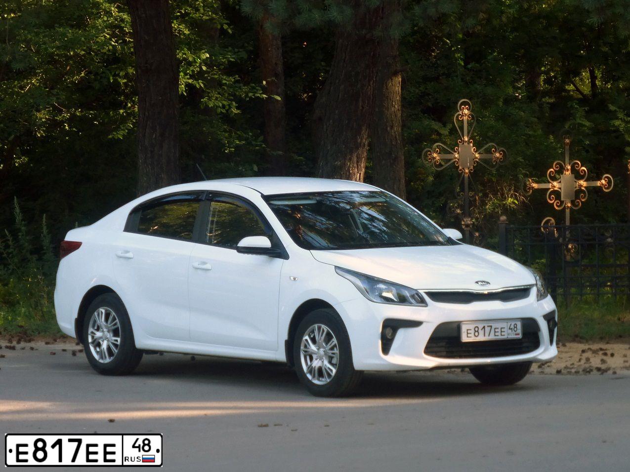 Фото автомобиля LADA 1118 KALINA, 2011 — госномер М687НВ48. Цвет: ТЕМНО-ВИШНЕВЫЙ