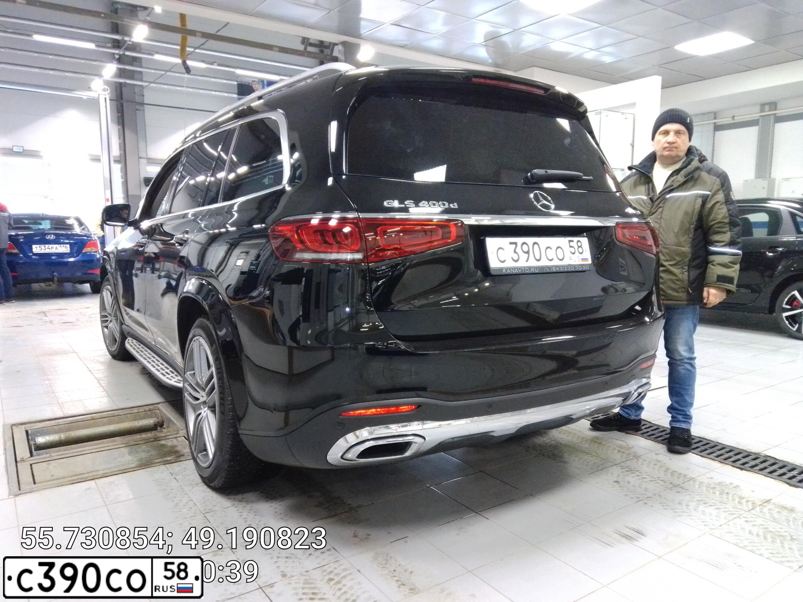 Фото автомобиля MERCEDES GLS-KLASSE, 2019 — госномер О716ВО716. Цвет: ЧЕРНЫЙ