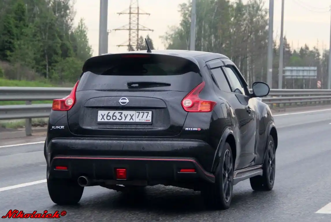 Фото автомобиля VOLKSWAGEN TOUAREG, 2010 — госномер М129МЕ159. Цвет: Коричневый