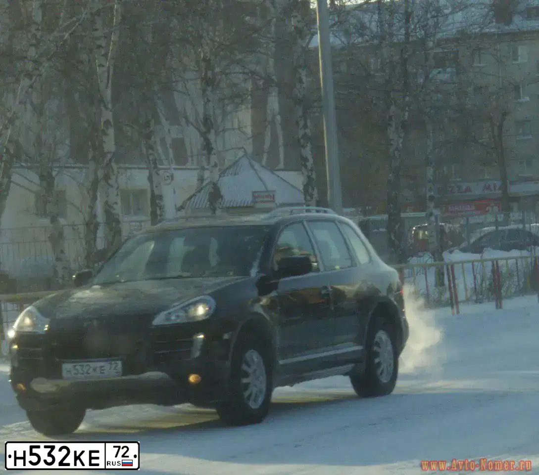 Фото автомобиля PORSCHE CAYENNE, 2008 — госномер Н520МС72. Цвет: ЧЕРНЫЙ