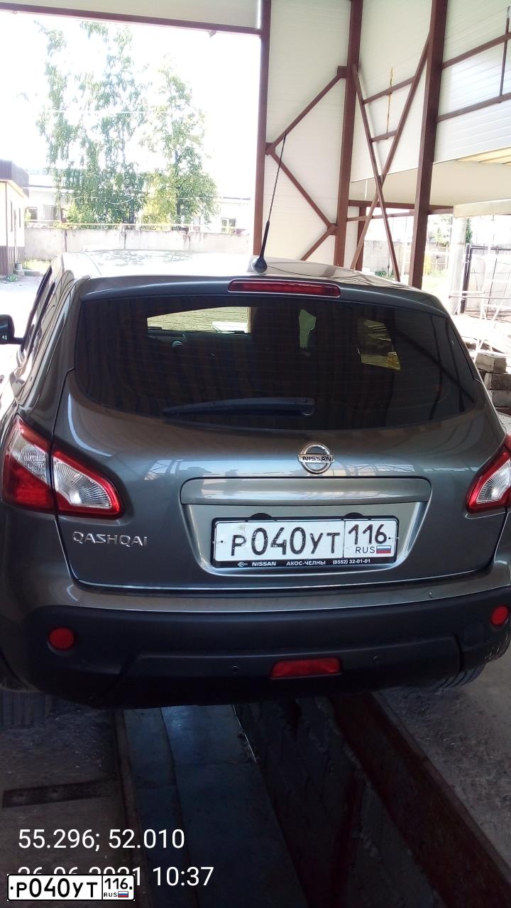 Фото автомобиля NISSAN QASHQAI, 2012 — госномер Р040УТ116. Цвет: СЕРЫЙ