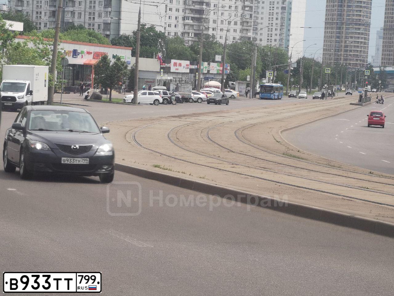 Фото автомобиля RENAULT SANDERO, 2020 — госномер В933ТТ799. Цвет: Коричневый