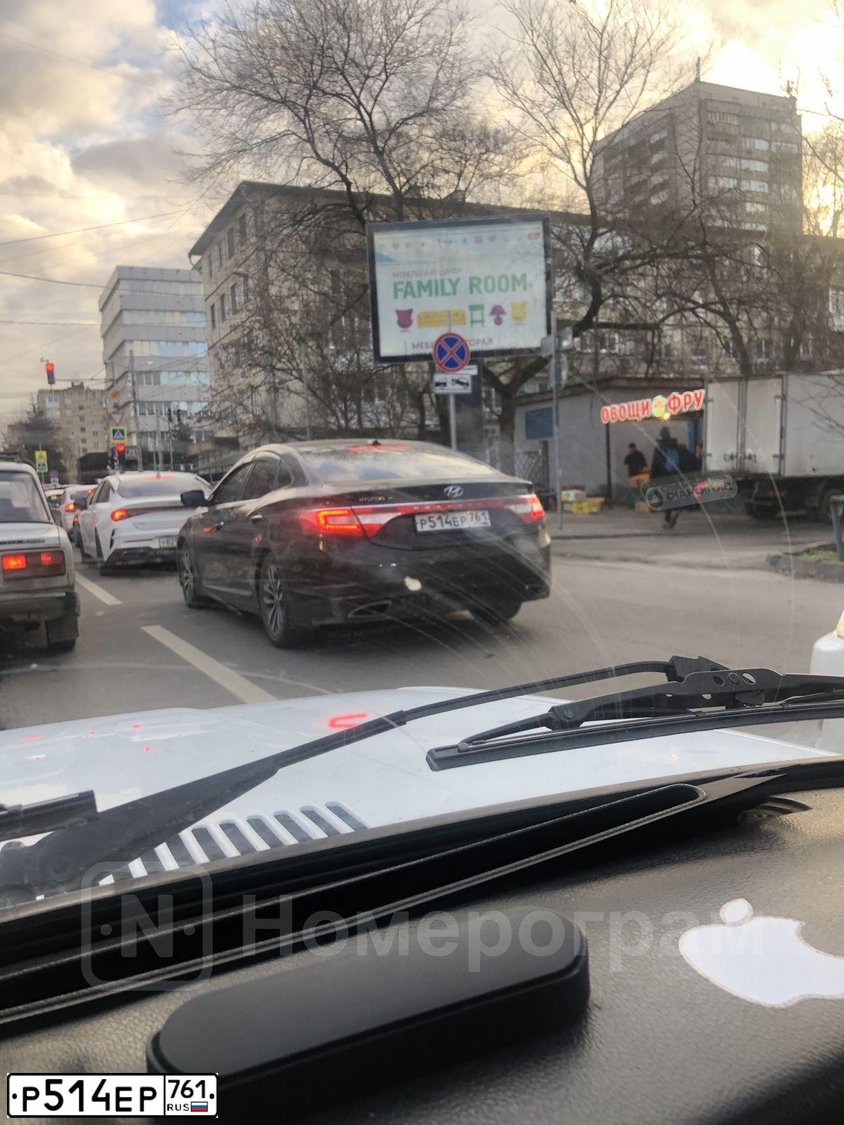 Фото автомобиля HYUNDAI GRANDEUR, 2012 — госномер А400СН123. Цвет: ЧЕРНЫЙ