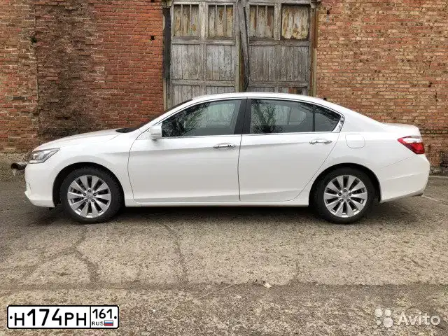 Фото автомобиля HONDA ACCORD, 2013 — госномер Н174РН161. Цвет: БЕЛЫЙ