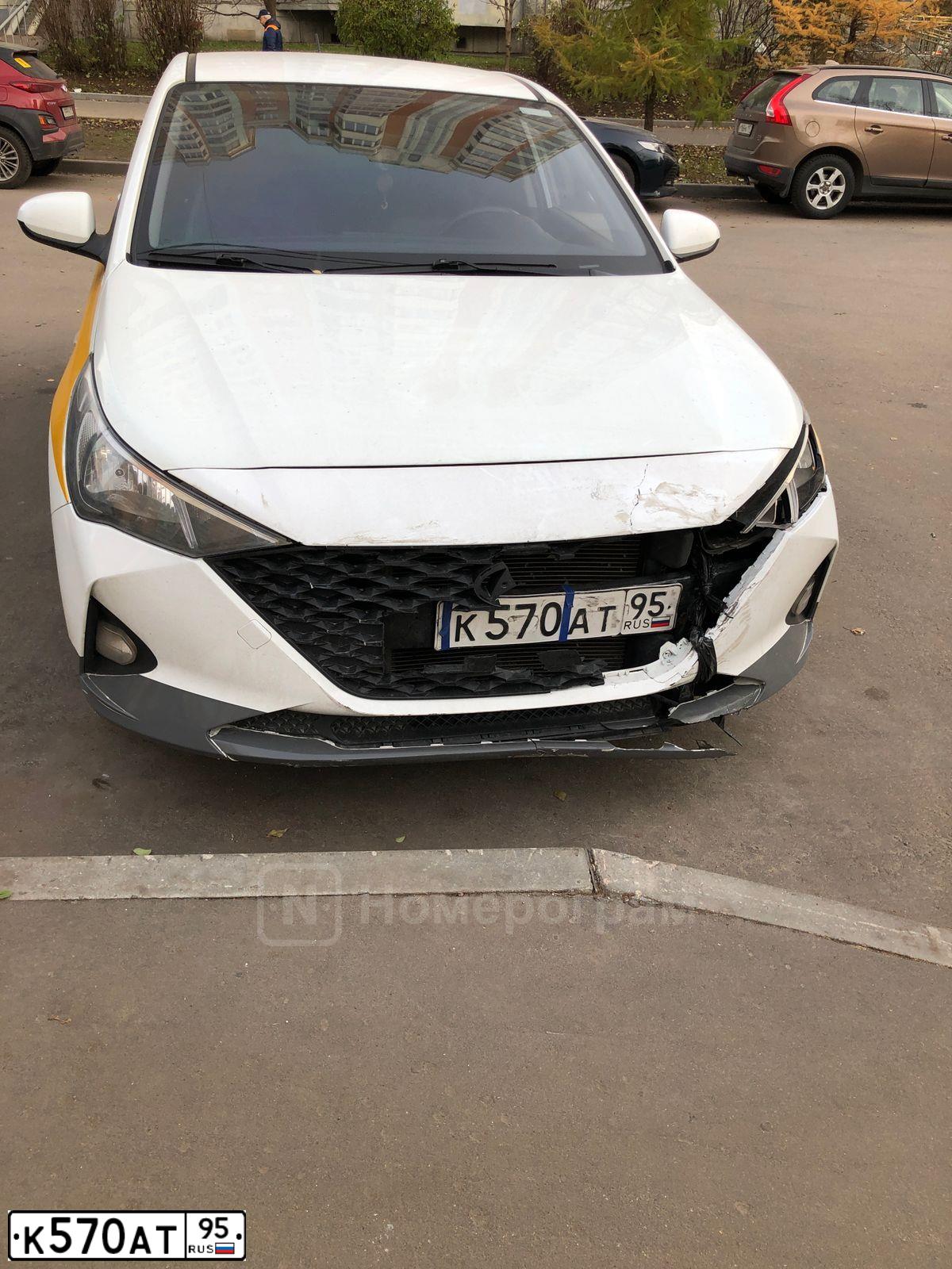 Фото автомобиля HYUNDAI SOLARIS, 2020 — госномер К570АТ95. Цвет: БЕЛЫЙ ЖЕЛТЫЙ СЕРЫЙ