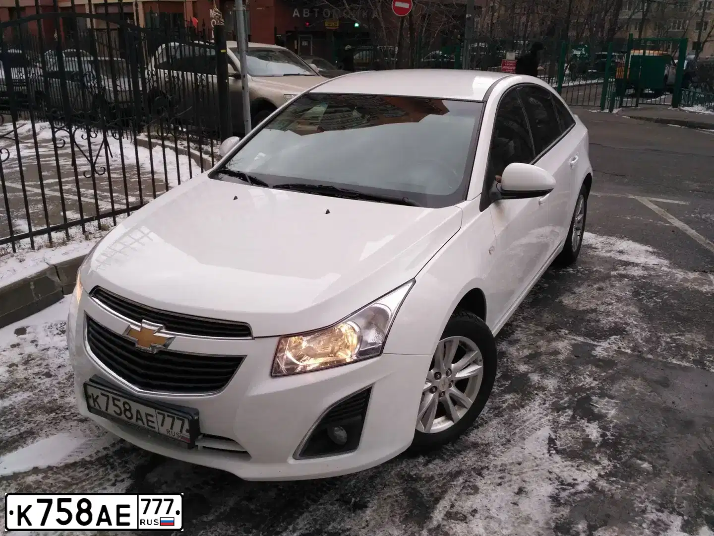 Фото автомобиля CHEVROLET CRUZE, 2013 — госномер М740ЕР21. Цвет: Белый
